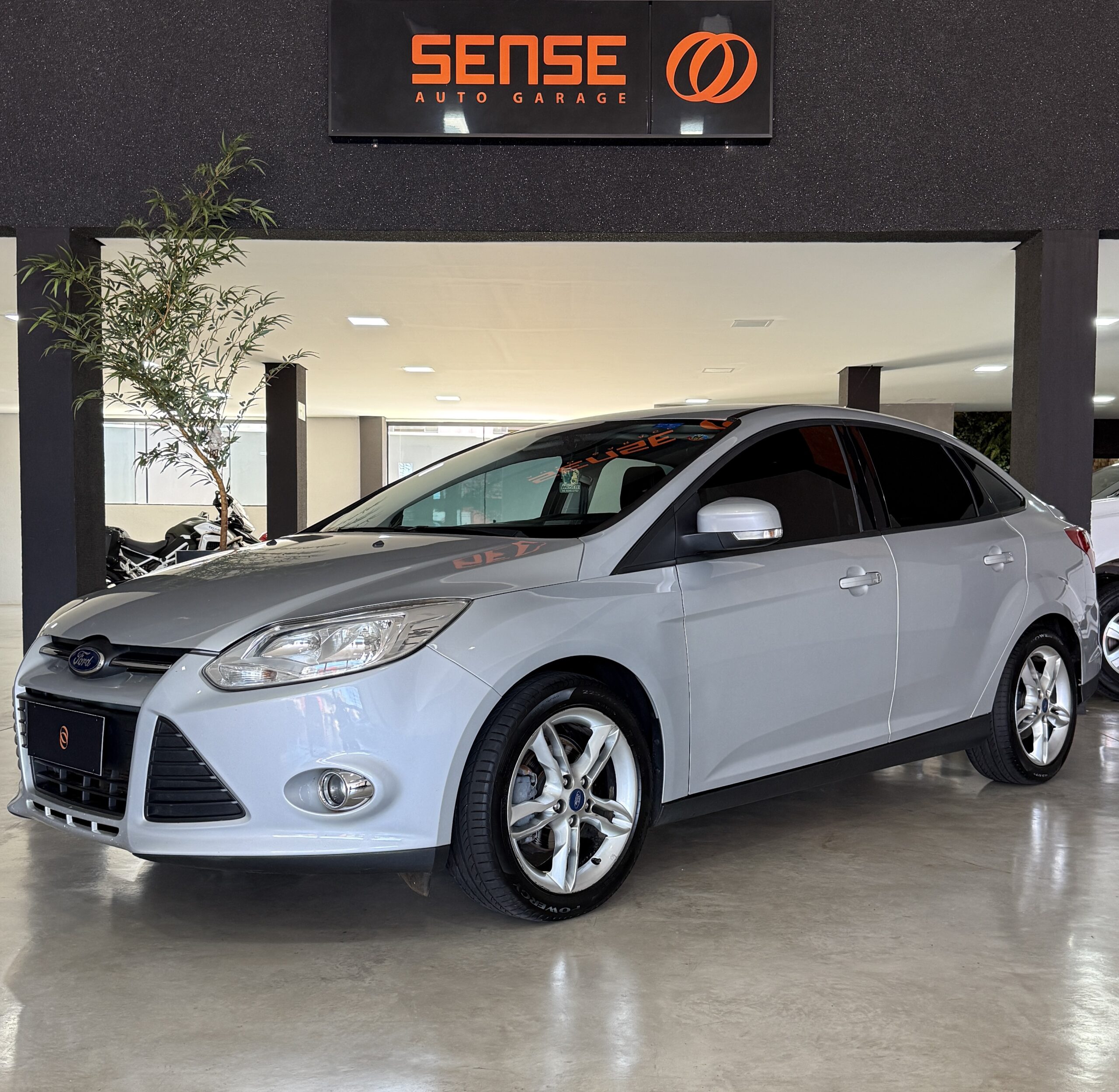 Focus sedan SE PLUS  2.0 2015