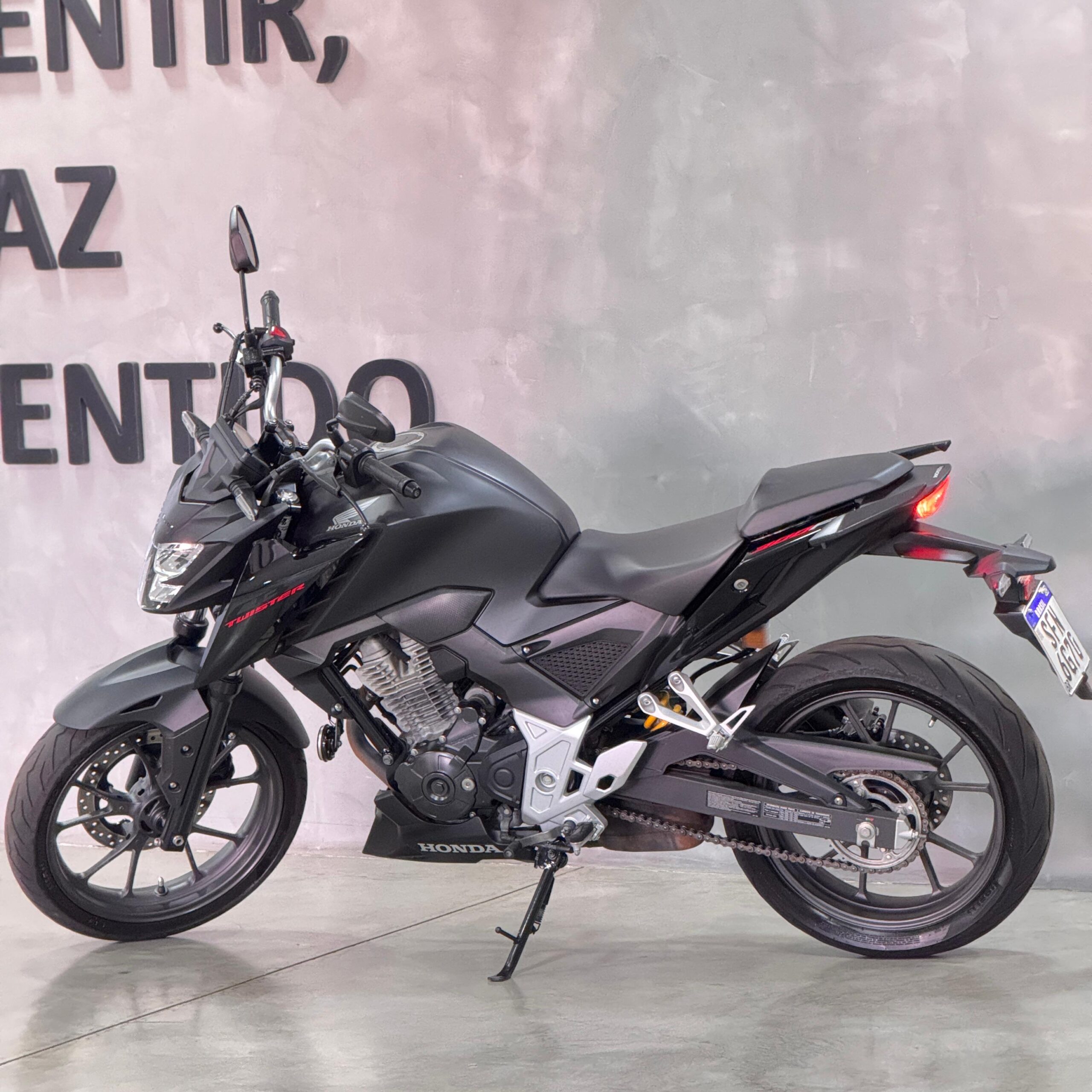 CB 300F TWISTER CBS